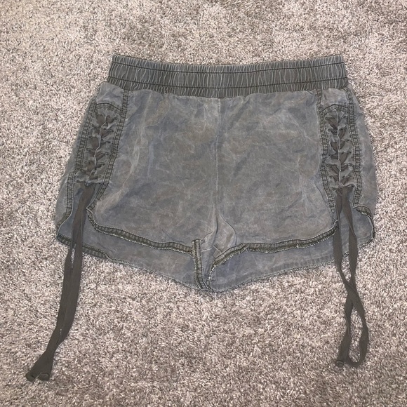 Express Dark Green / Gray Laced High Waist shorts size XS - Picture 3 of 9